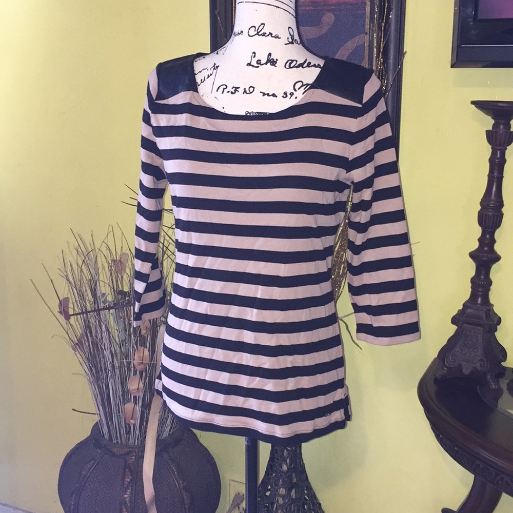 - Tommy Hilfiger women top size s/p new